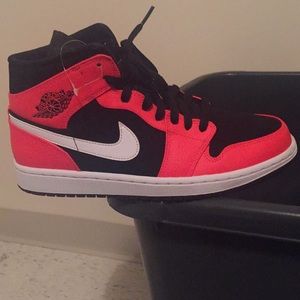 Brand New Air Jordan 1 Mid